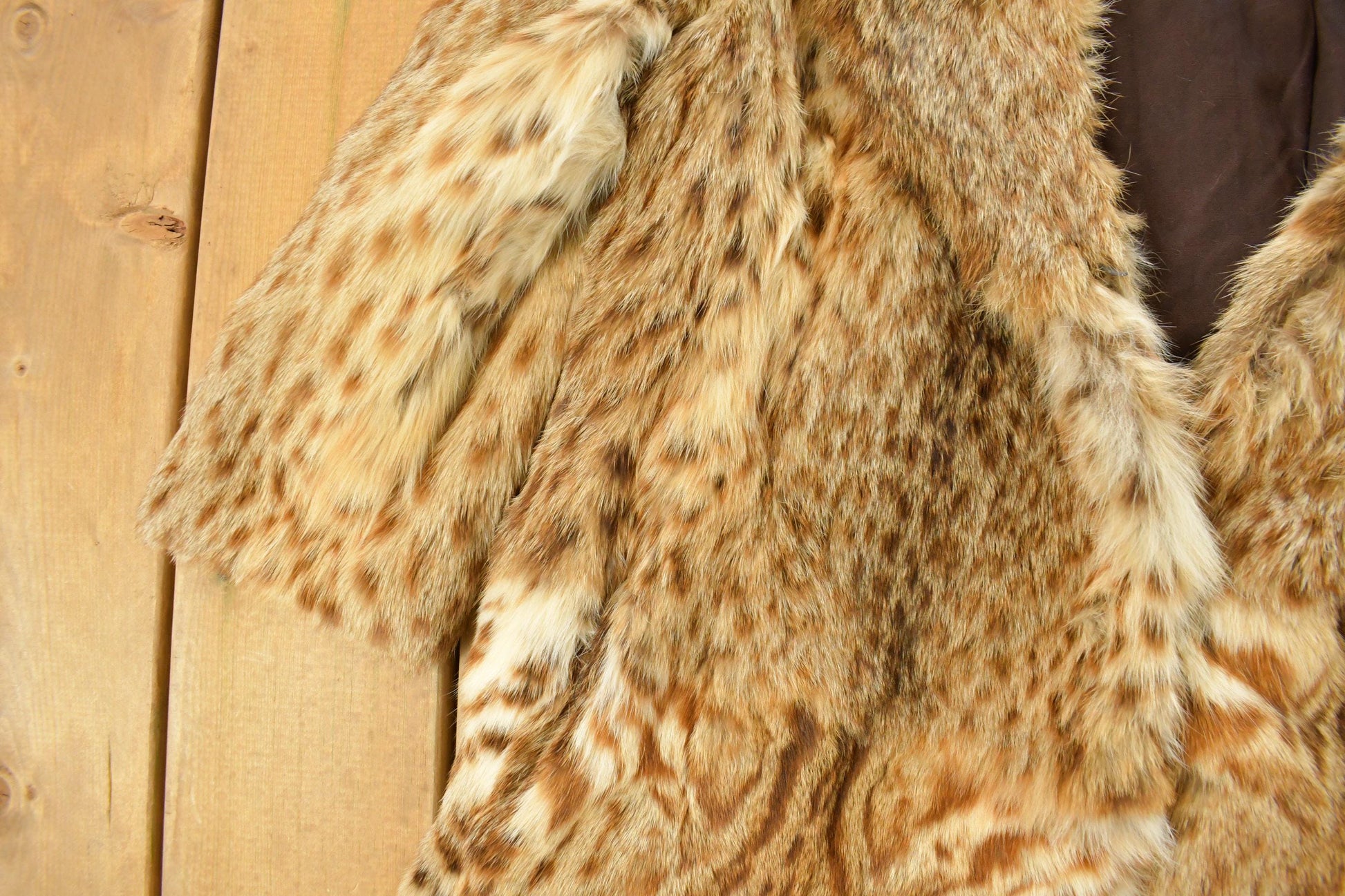 Vintage 1980s Yulan Lynx Fur Coat Women's Medium from propervintagecanada
