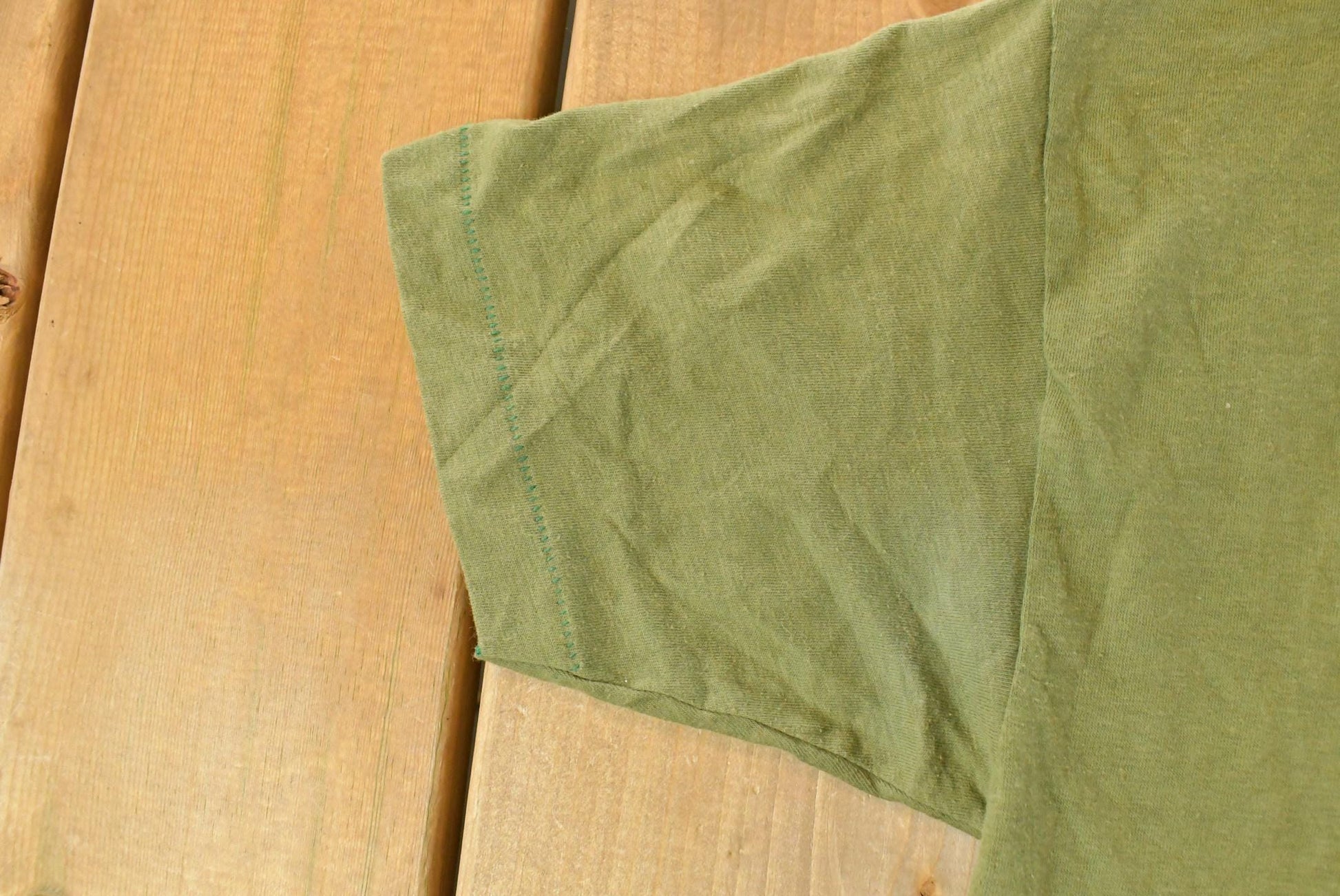 Vintage 1981 M*A*S*H 4077th TV Promo T-Shirt Men's Small / Vintage Movie Tee / Made In USA / Single Stitch / Rare Vintage from propervintagecanada