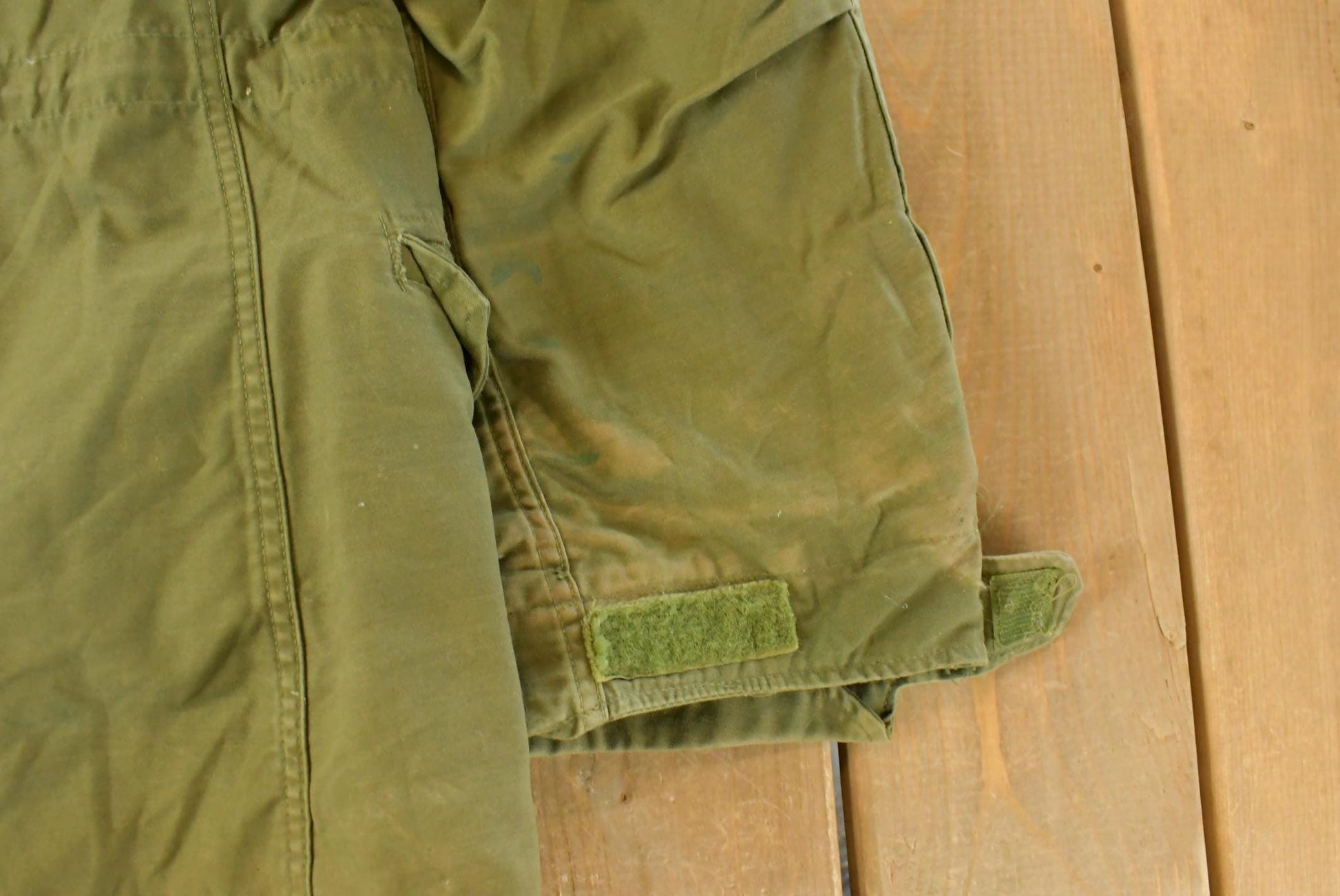 Vintage 1982 OG-107 Military Cold Weather Field Jacket Mens Small / Button Up Jacket / Sateen / Distressed / 80s Army Green from propervintagecanada