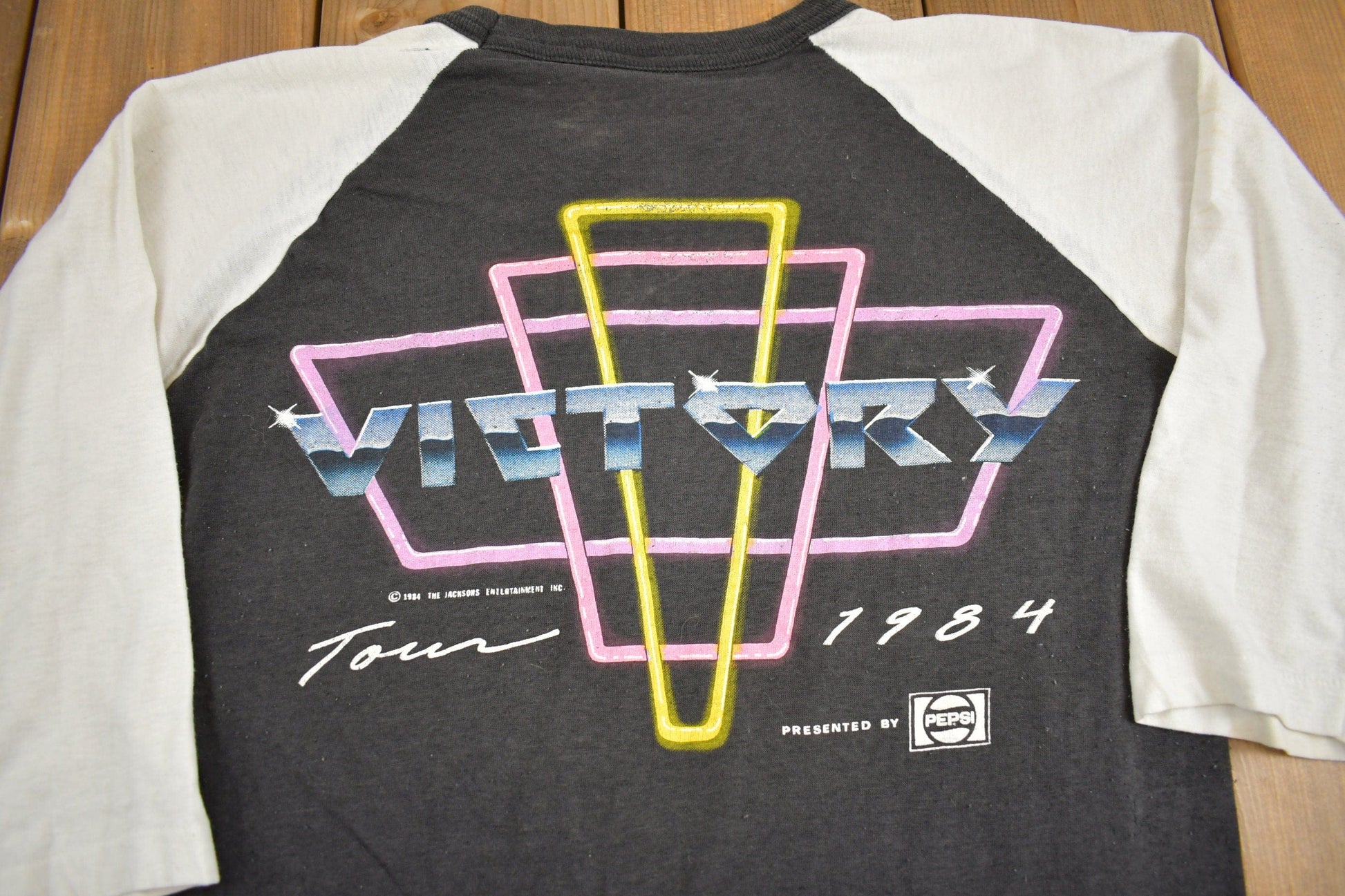 Vintage 1984 Michael Jackson Victory Tour T-shirt Men's Small from propervintagecanada