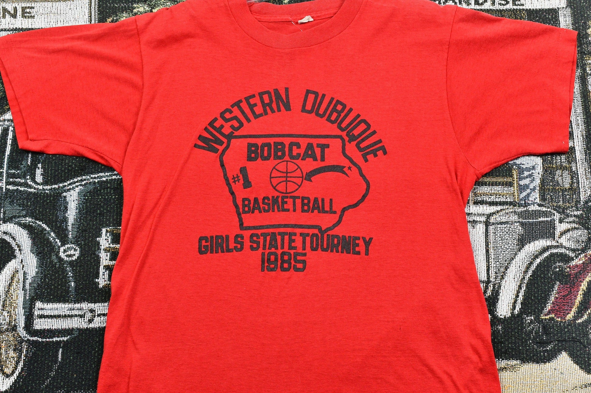 Vintage 1985 Western Dubuque Girls Bobcat Basketball Tourney Single Stitch T-Shirt Men's Large from propervintagecanada