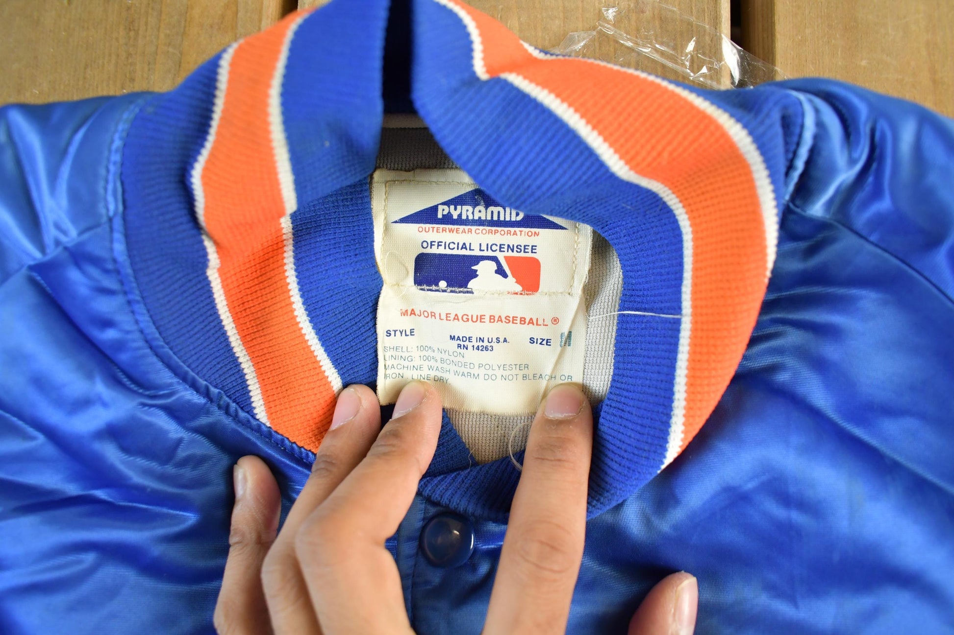 Vintage 1986 New York Mets MLB Satin Bomber Jacket Men's Medium from propervintagecanada
