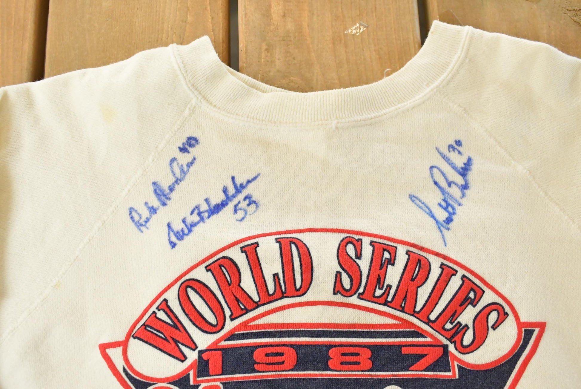 Vintage 1987 Minnesota Twins World Series Champions Sweatshirt - Autographed MLB Crewneck, Men's Medium from propervintagecanada