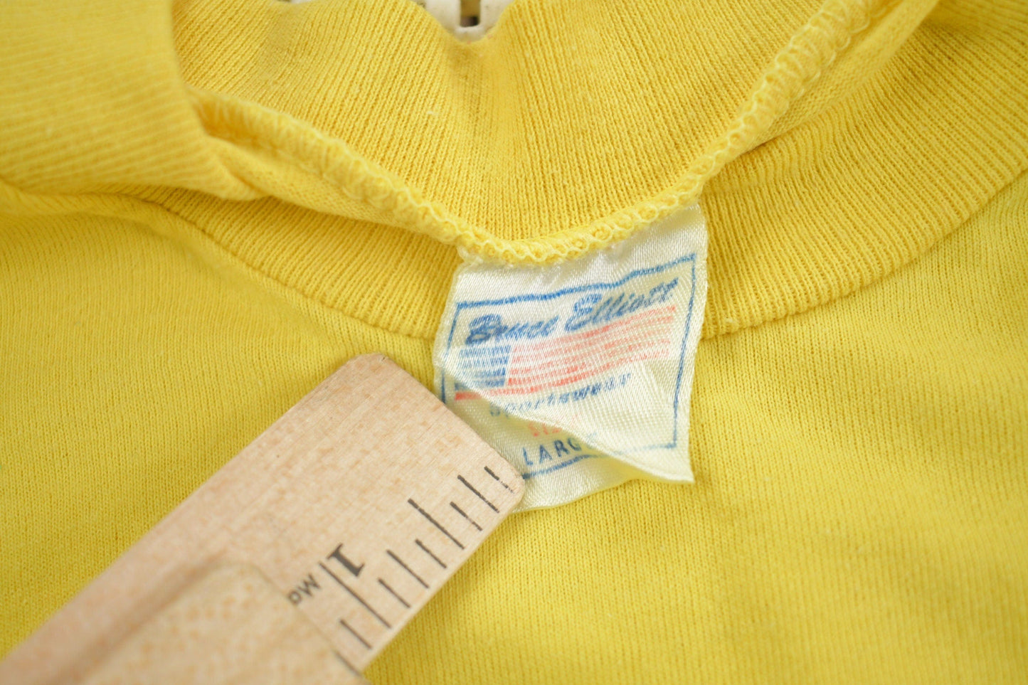 Vintage 1987 Sidney Sussex College Cambridge Cancer Research Graphic T Shirt Men's M from propervintagecanada