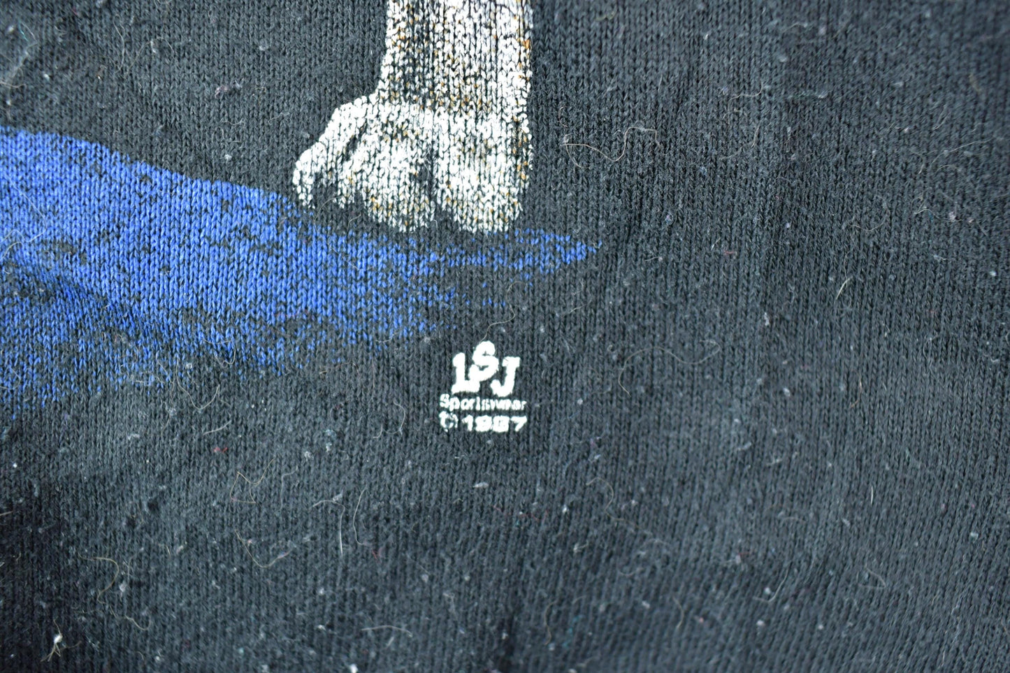 Vintage 1987 Wolf With Northern Lights Moon Theme Crewneck Men's XL from propervintagecanada