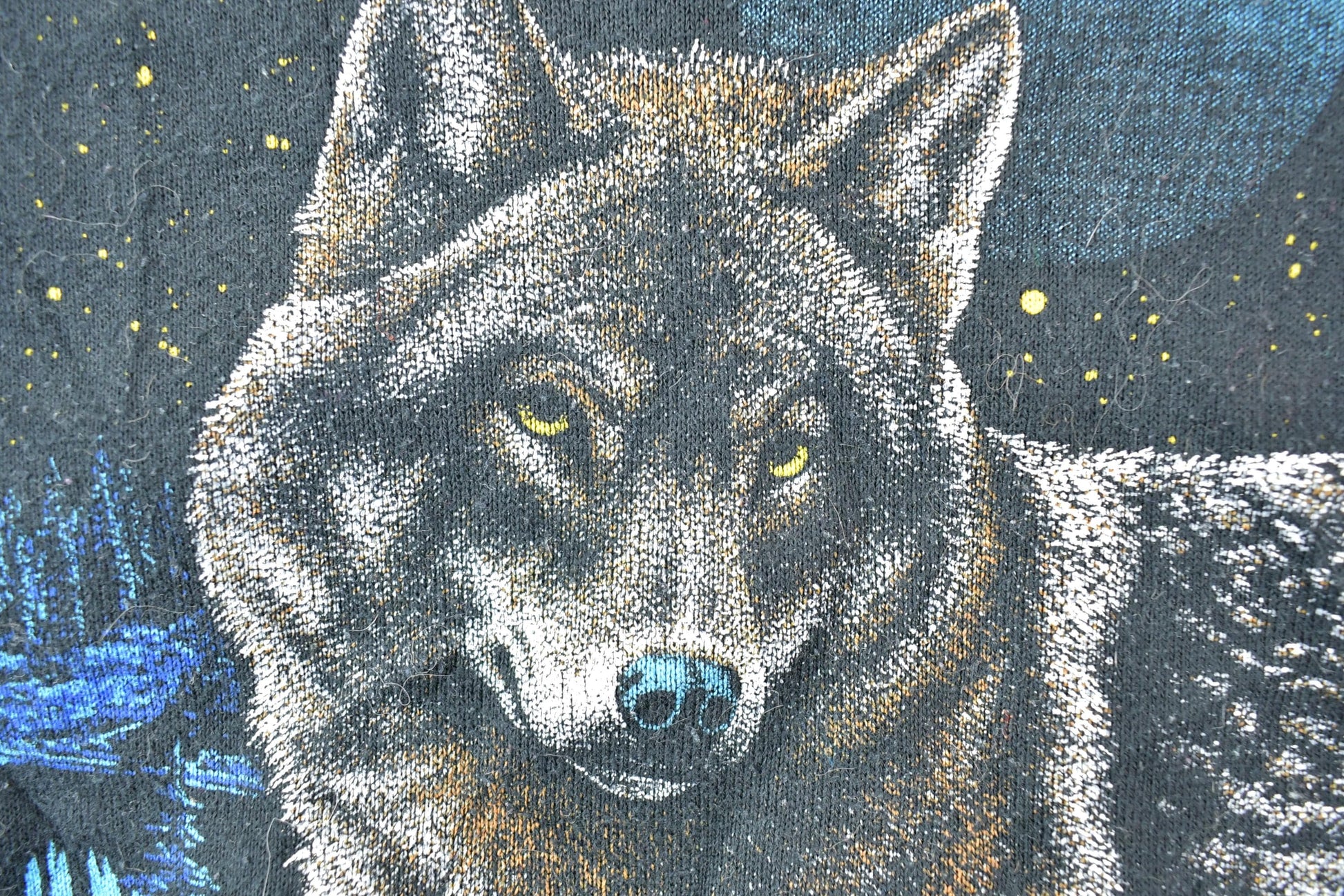 Vintage 1987 Wolf With Northern Lights Moon Theme Crewneck Men's XL from propervintagecanada