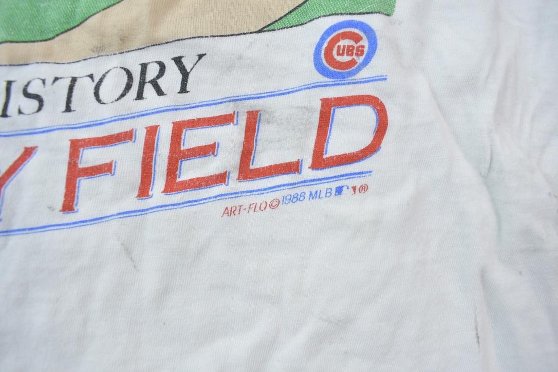 Vintage 1988 Chicago Cubs MLB Wrigley Stadium Graphic T-Shirt Men's Medium from propervintagecanada