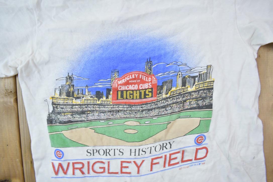 Vintage 1988 Chicago Cubs MLB Wrigley Stadium Graphic T-Shirt Men's Medium from propervintagecanada