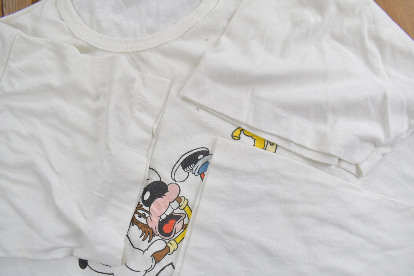 Vintage 1988 Get a Job bob Dog Graphic T Shirt from propervintagecanada
