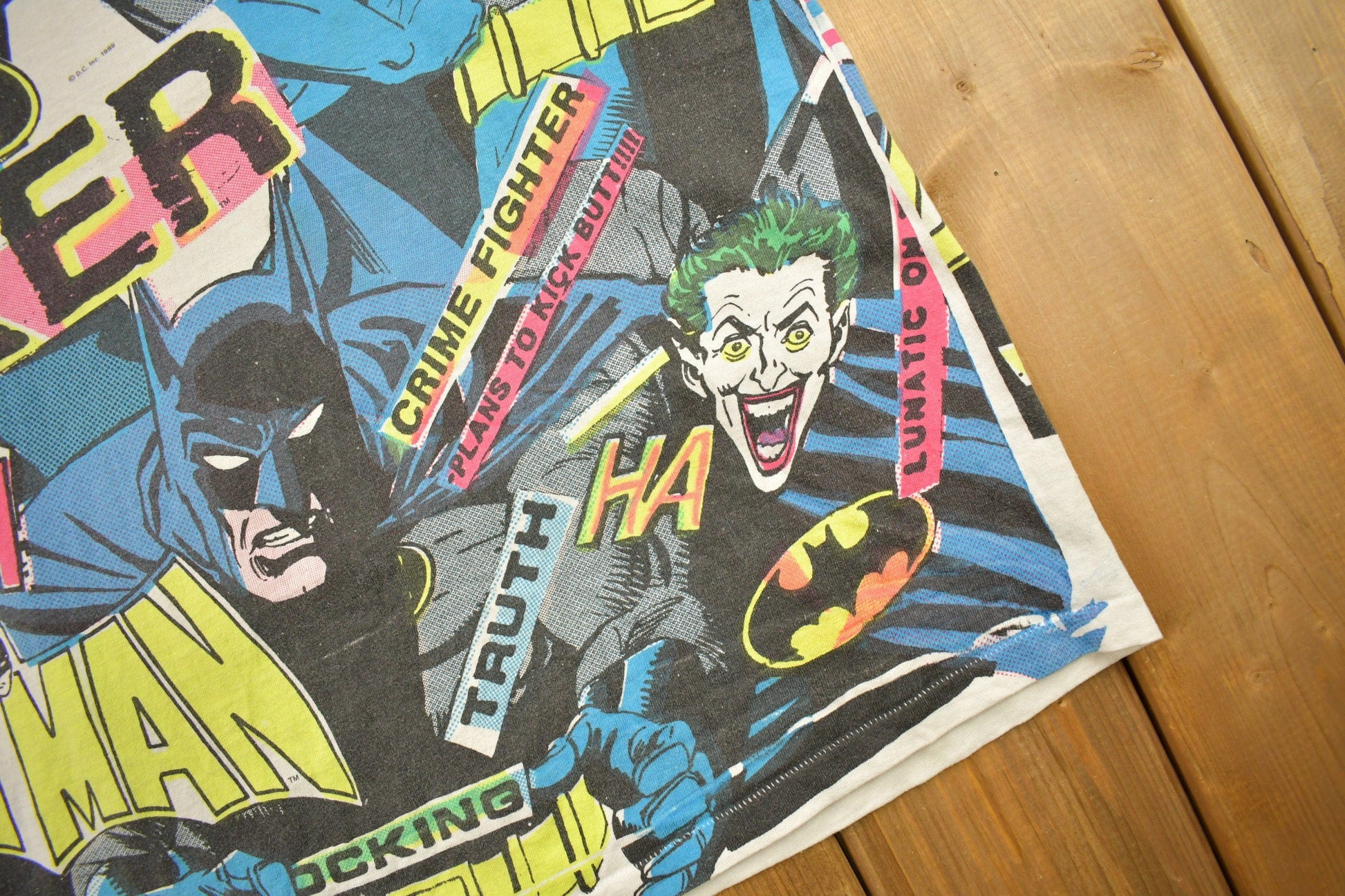 Vintage 1989 Batman & Joker DC Comics All Over Print T-Shirt Men's Large from propervintagecanada