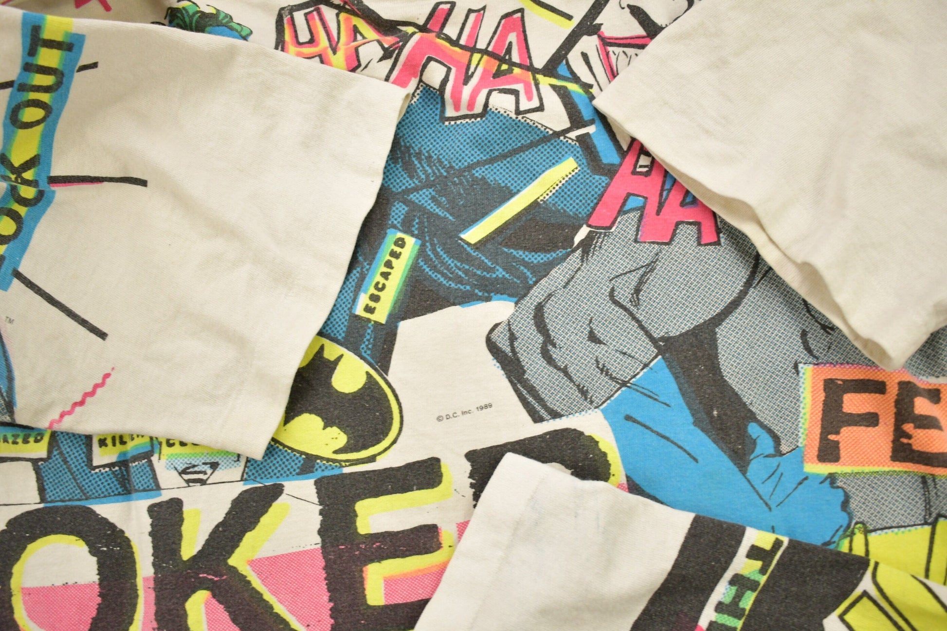 Vintage 1989 Batman & Joker DC Comics All Over Print T-Shirt Men's Large from propervintagecanada