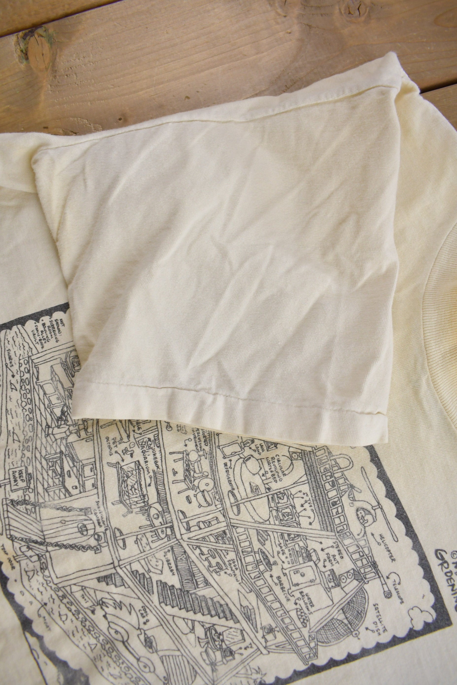 Vintage 1989 Bongo's Dream Dorm Mattt Groening Apple Graphic T-Shirt Men's Large from propervintagecanada