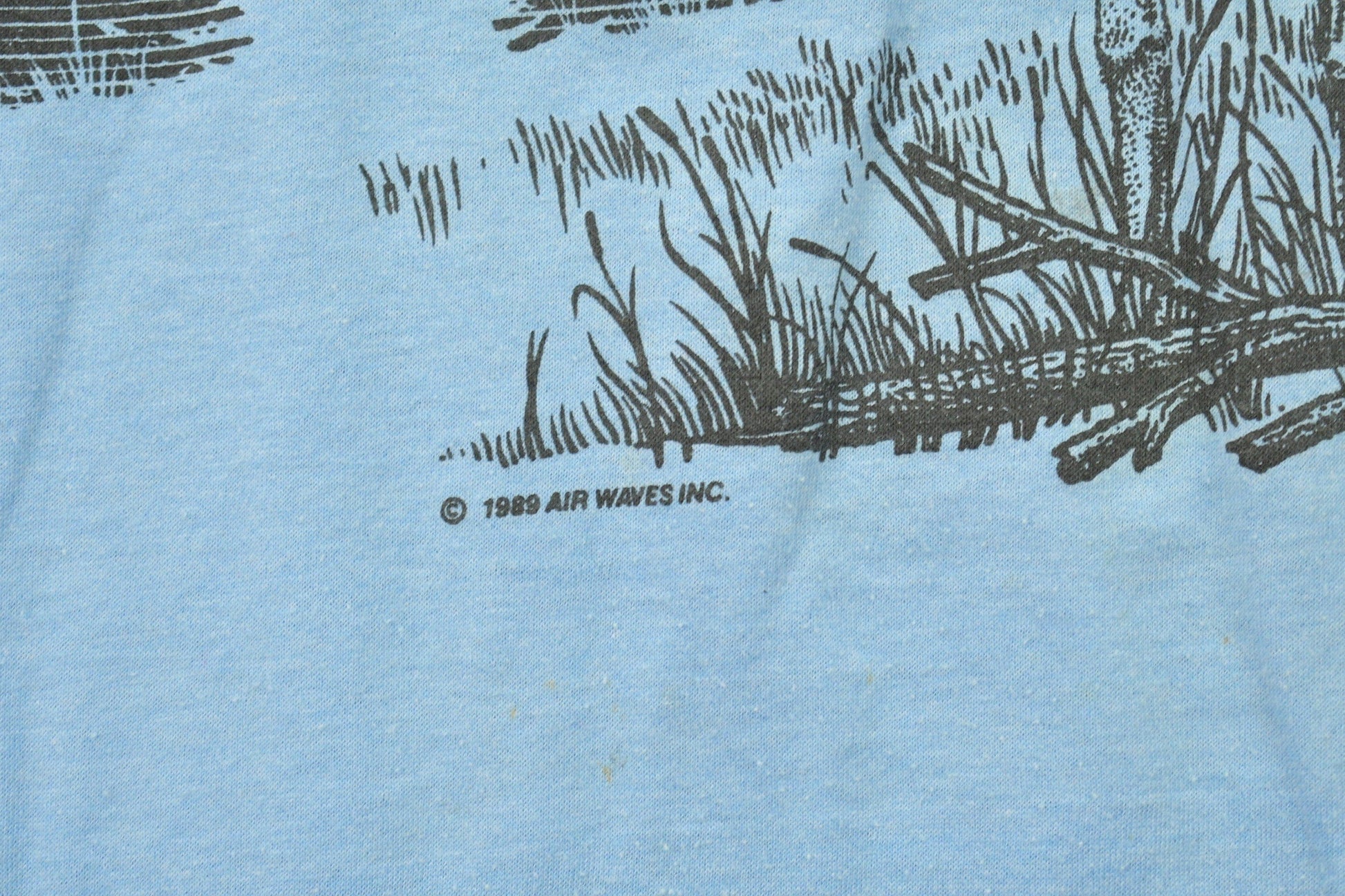 Vintage 1989 Deer Theme Graphic T Shirt Men's S from propervintagecanada