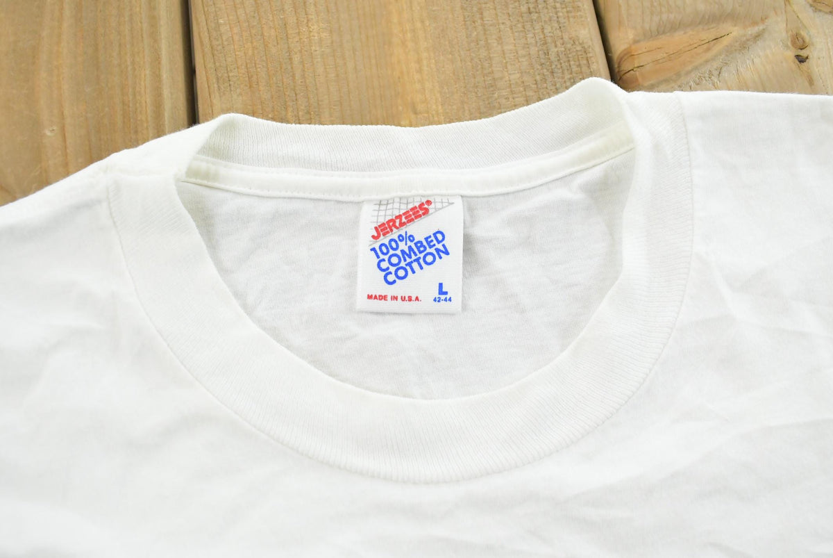 Vintage 1989 Pickwick Restaurant Souvenir T-Shirt Men's L from propervintagecanada