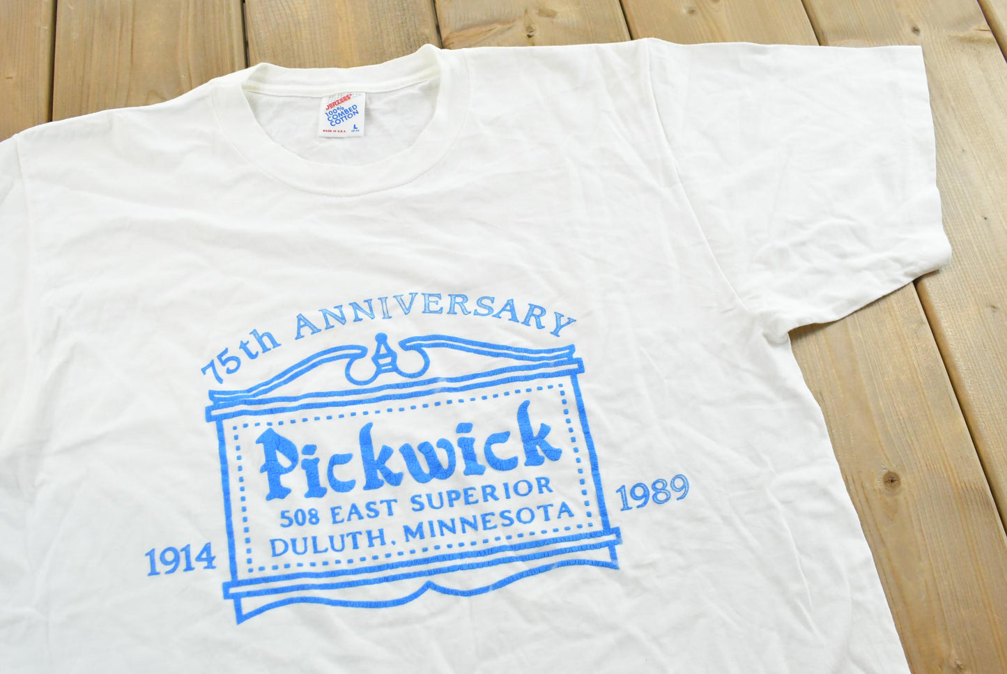 Vintage 1989 Pickwick Restaurant Souvenir T-Shirt Men's L from propervintagecanada