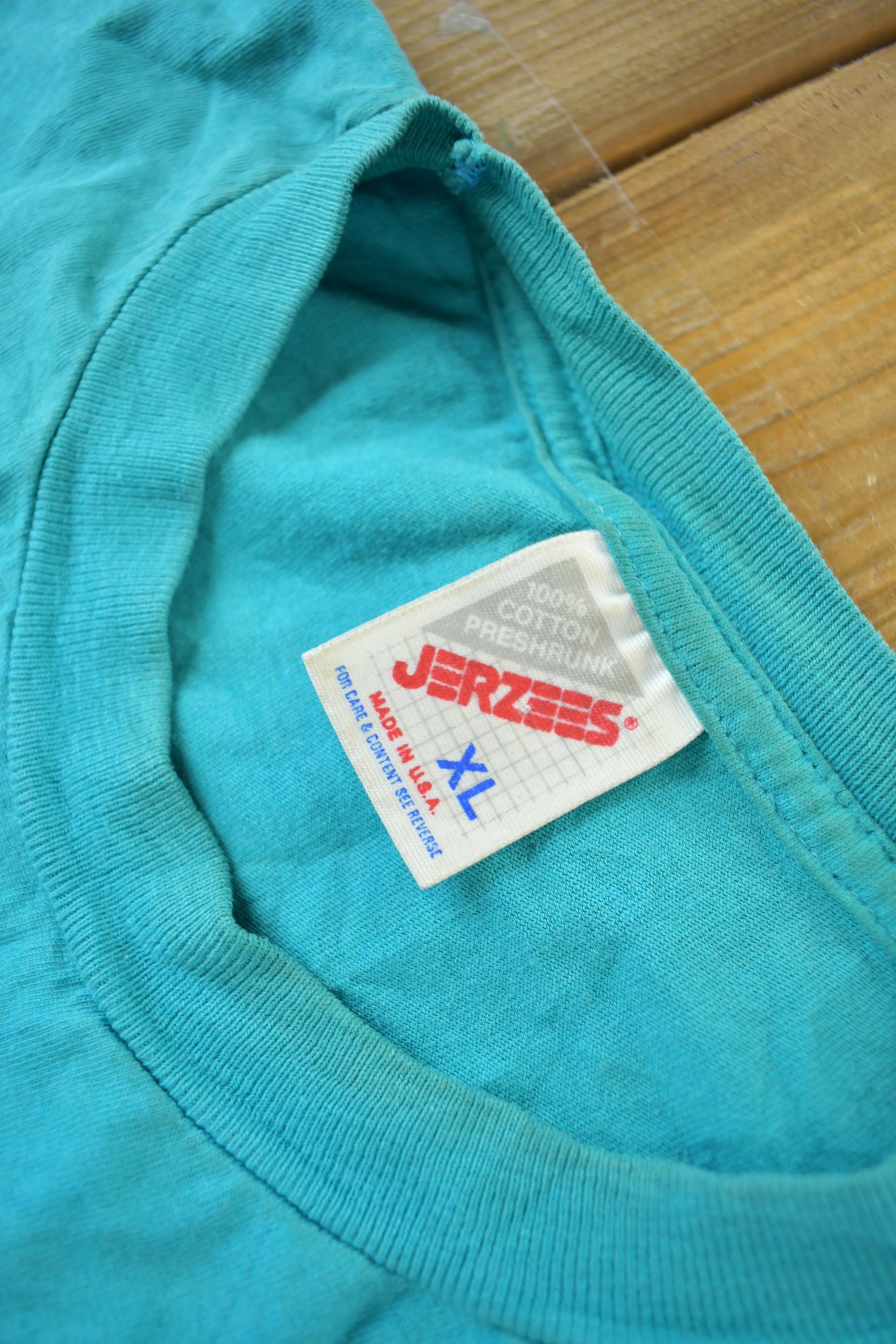 Vintage 1990 Alaska Graphic T-Shirt Men's XL from propervintagecanada