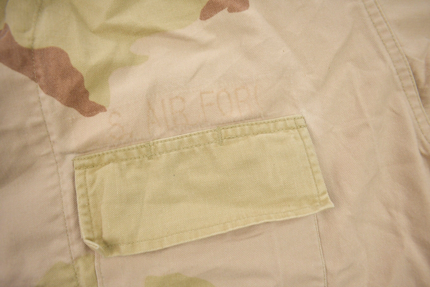 Vintage 1990 Desert Camo Button Up Military Coat Size Medium Reg Men's Medium from propervintagecanada