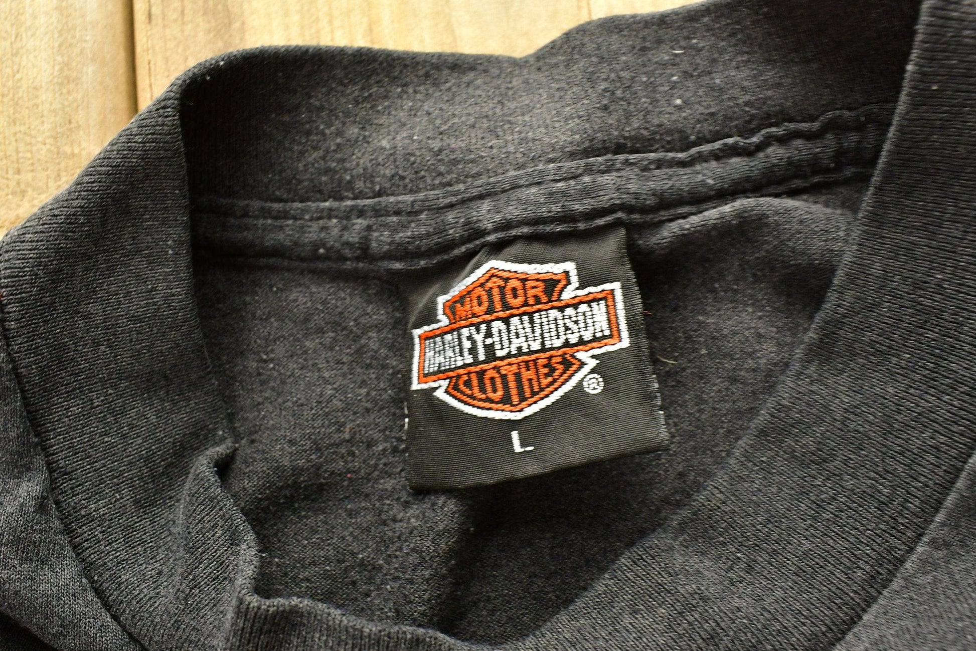 Vintage 1990 Harley Davidson Motorcycles 3D Emblem Black Jaguar Graphic T-Shirt Men's Medium from propervintagecanada