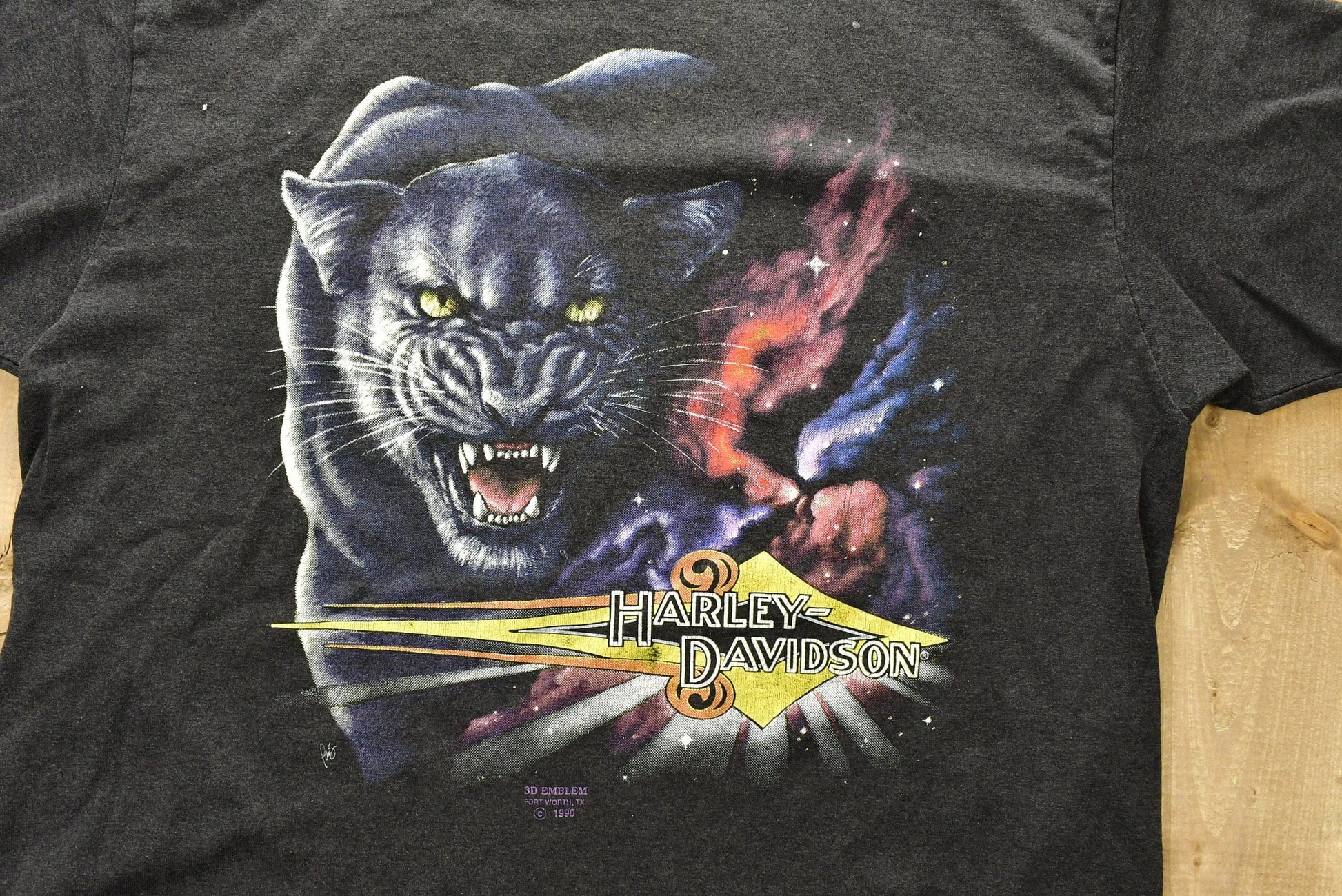 Vintage 1990 Harley Davidson Motorcycles 3D Emblem Black Jaguar Graphic T-Shirt Men's Medium from propervintagecanada