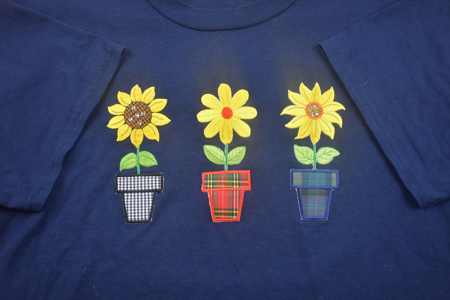 Vintage 1990's Cute Flower T-Shirt Men's Medium from propervintagecanada