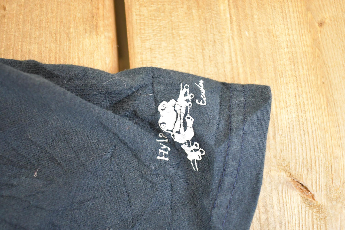 Vintage 1990's Delfines Galapagos Islands Souvenir Travel T-Shirt Men's M from propervintagecanada
