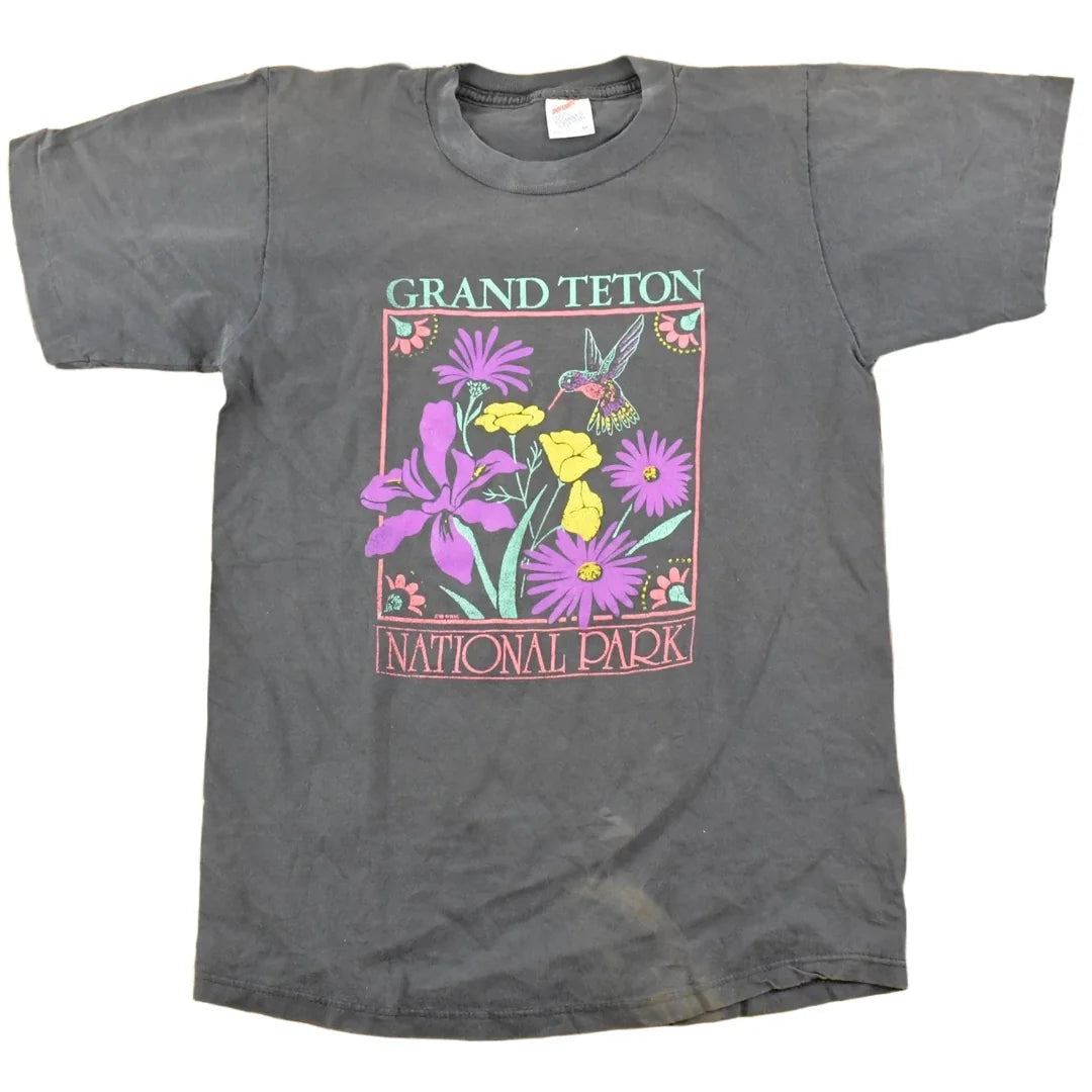 Vintage 1990's Grand Teton National Park Flowers Souvenir Travel T-Shirt Women's S from propervintagecanada