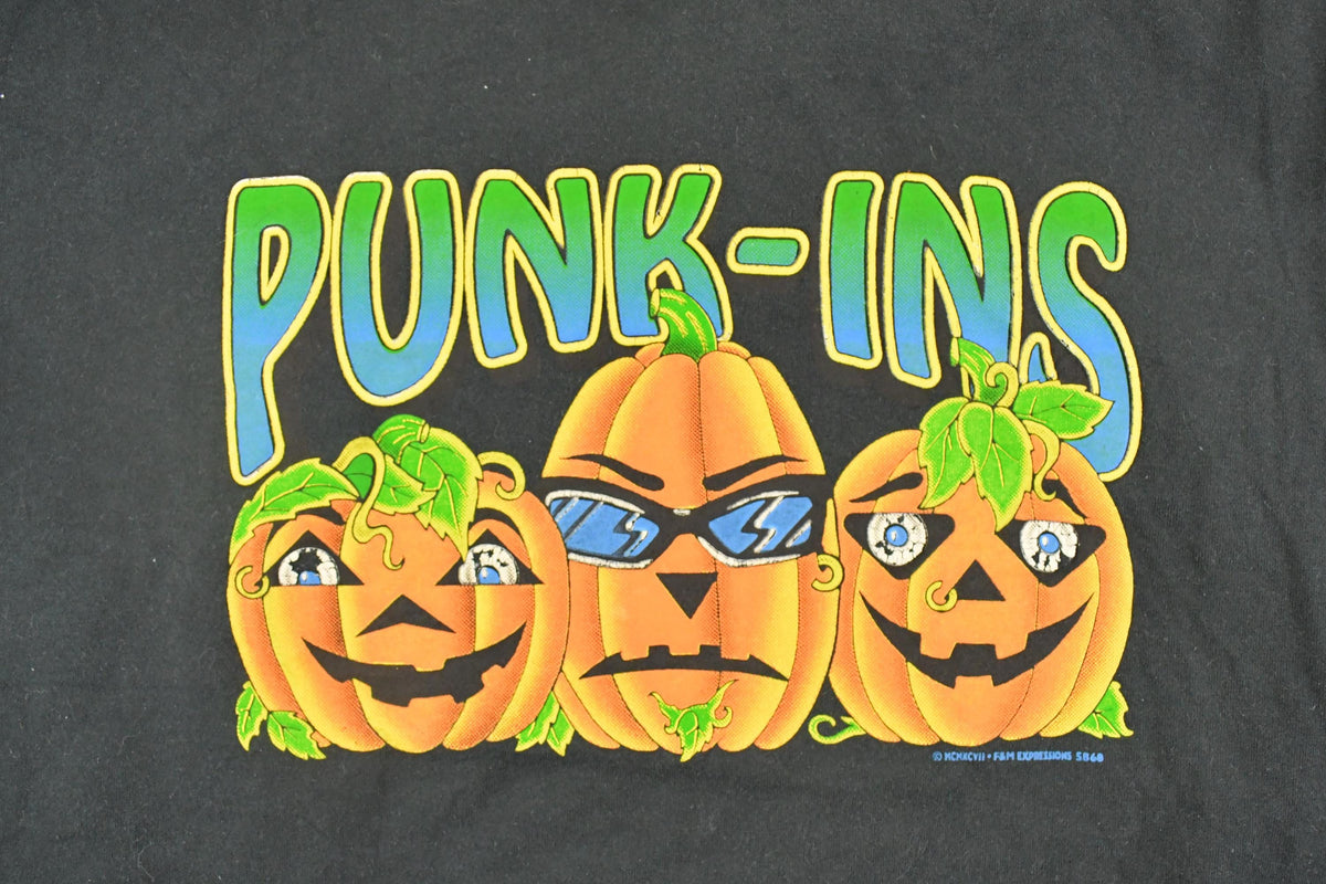 Vintage 1990's Halloween Punk Ins Souvenir Travel T-Shirt Men's M from propervintagecanada