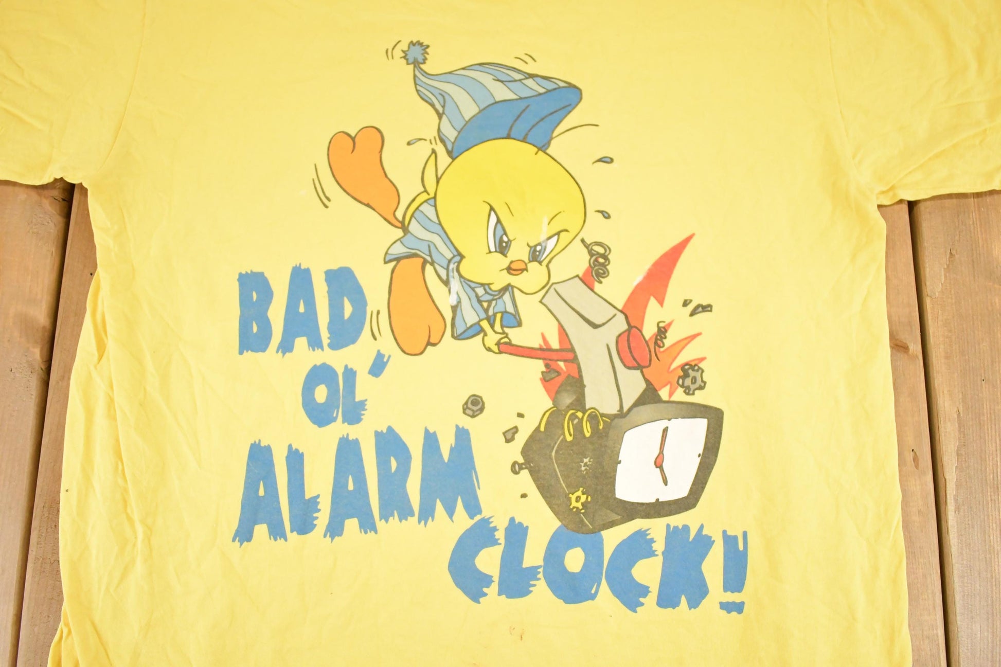 Vintage 1990's Looney Tunes Tweety Bad Alarm Clock Funny Cat Souvenir Travel Sleep Shirt Women's XL from propervintagecanada