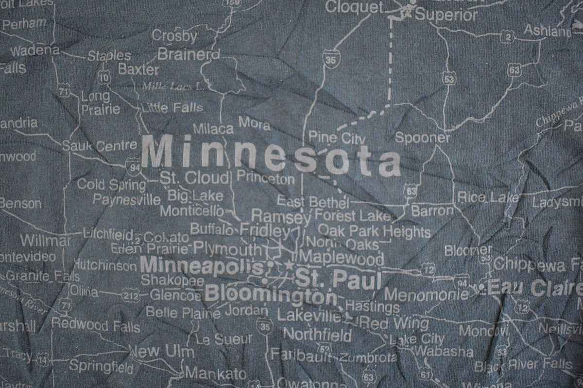 Vintage 1990's Minnesota Mosquito Map Souvenir Travel T-Shirt Mens L from propervintagecanada