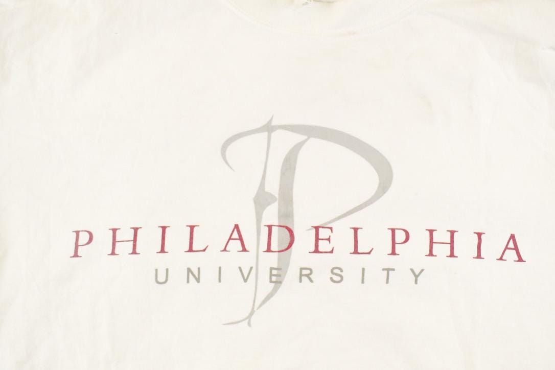 Vintage 1990's Philadelphia University Souvenir College T-Shirt Men's L from propervintagecanada
