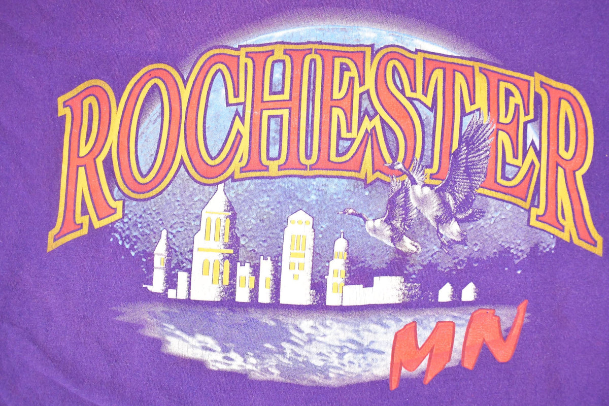 Vintage 1990's Rochester MN Souvenir Travel T-Shirt Men's XL from propervintagecanada