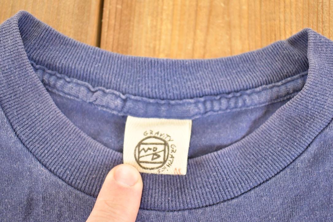 Vintage 1990's Seattle Fish Souvenir Travel T-Shirt Mens M from propervintagecanada