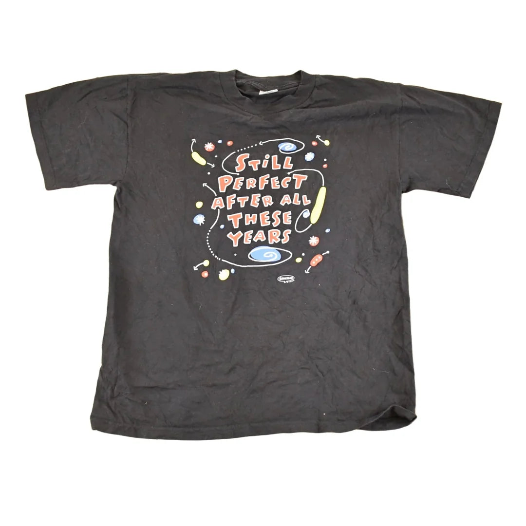 Vintage 1990's Still Perfect Souvenir Funny Shoebox T-Shirt Men's M from propervintagecanada