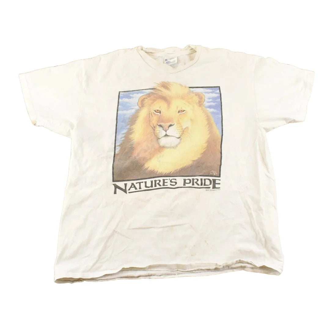 Vintage 1990's Thrashed Lion Nature's Pride Souvenir Travel T-Shirt Men's L from propervintagecanada