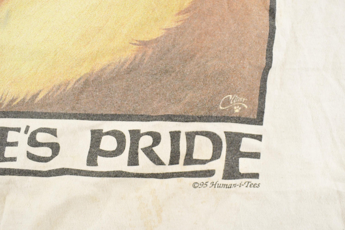 Vintage 1990's Thrashed Lion Nature's Pride Souvenir Travel T-Shirt Men's L from propervintagecanada