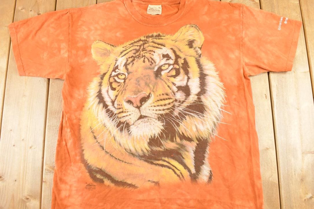Vintage 1990's Tiger Tye Dye Souvenir The Mountain Outdoorsman T-Shirt Men's XL from propervintagecanada