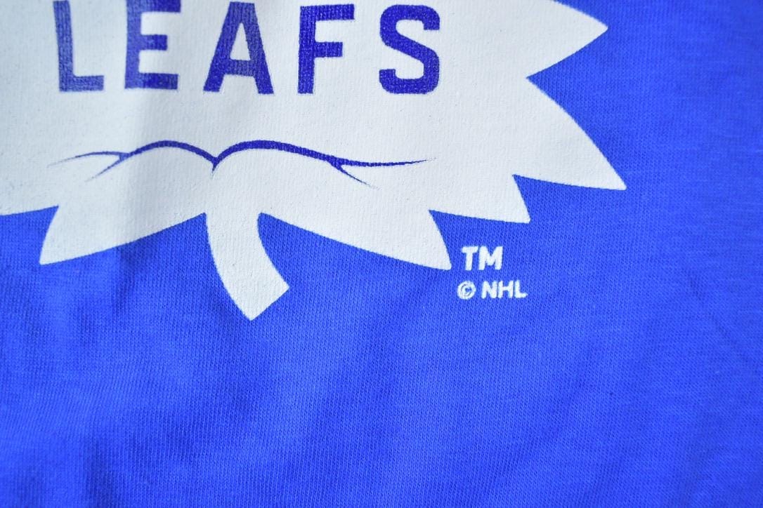 Vintage 1990's Toronto Maple Leafs T-Shirt Men's Medium from propervintagecanada