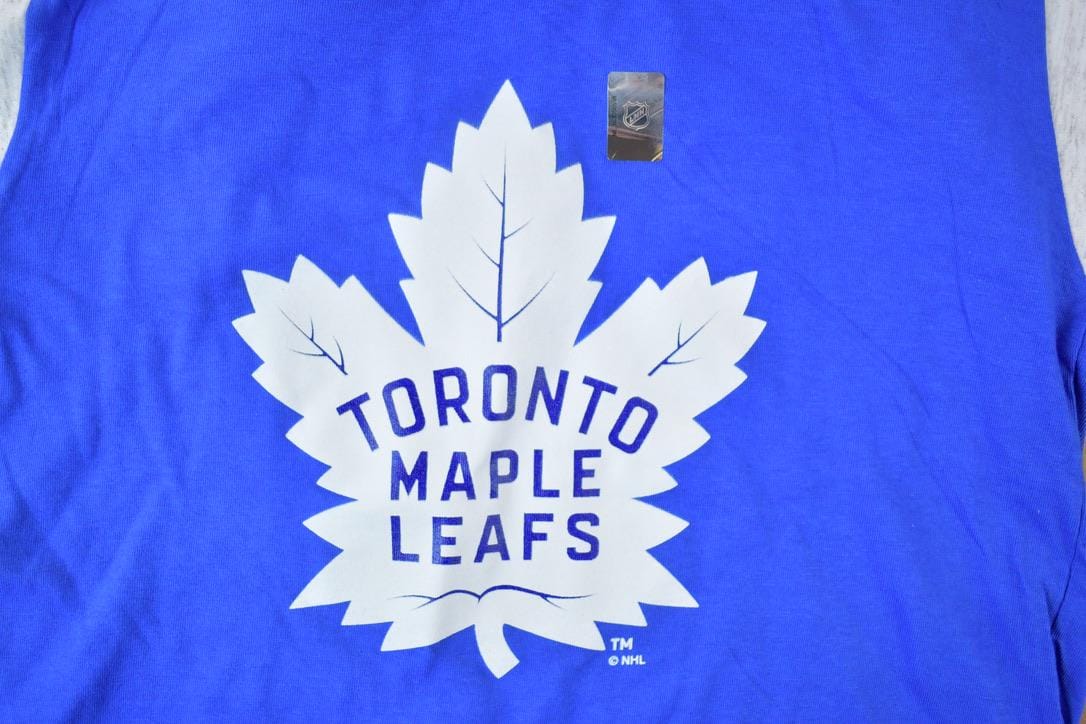 Vintage 1990's Toronto Maple Leafs T-Shirt Men's Medium from propervintagecanada
