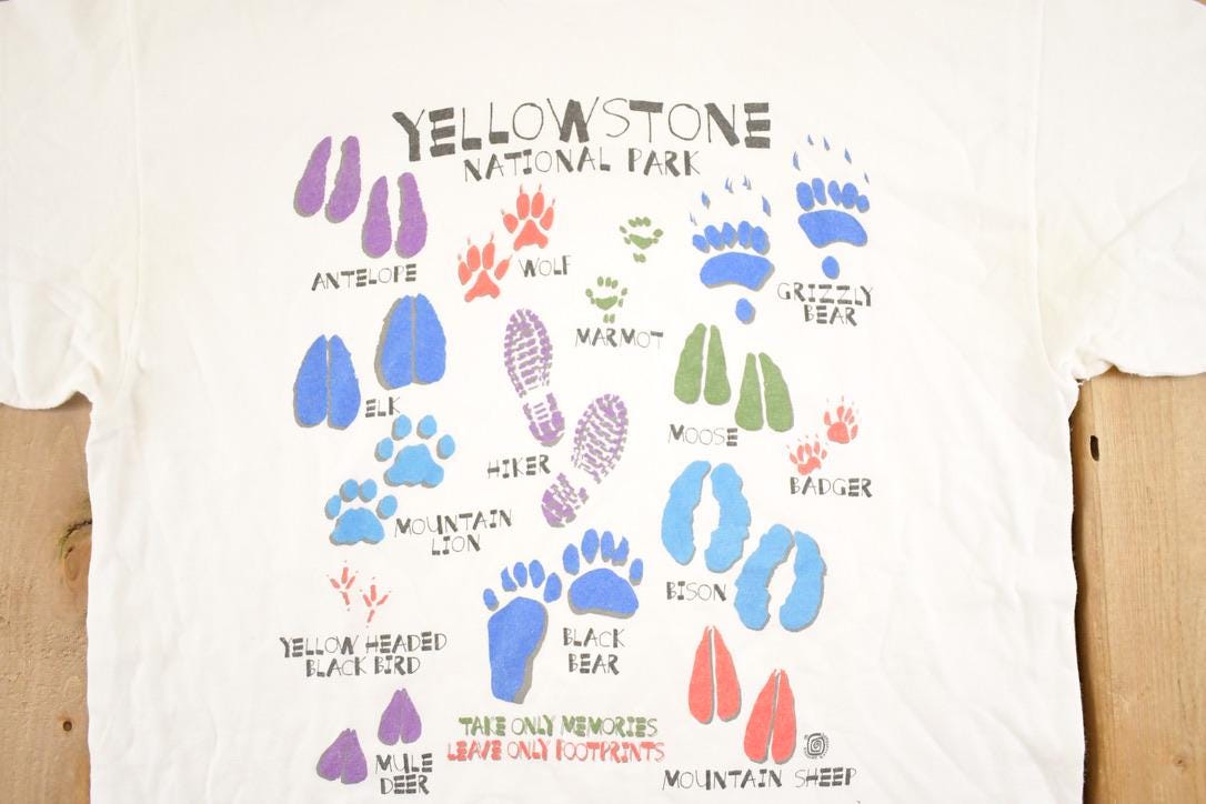 Vintage 1990's Yellowstone National Park Souvenir Travel T-Shirt Men's M from propervintagecanada