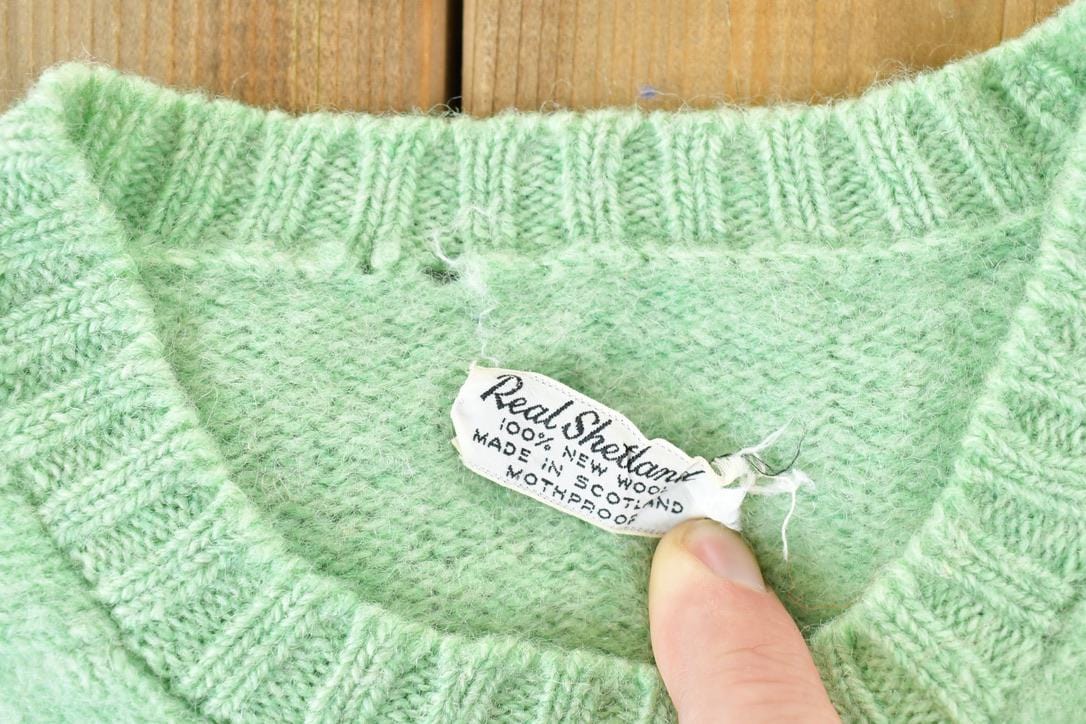 Vintage 1990s 100% Real Shetland Wool Knit Sweater Women's S from propervintagecanada