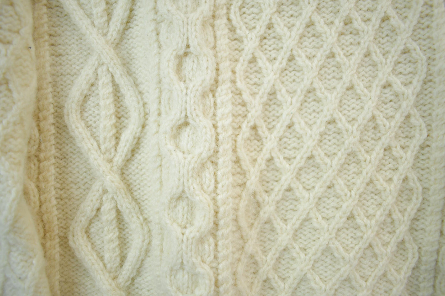 Vintage 1990s 100% Wool Cable Knit Sweater Men's XL from propervintagecanada