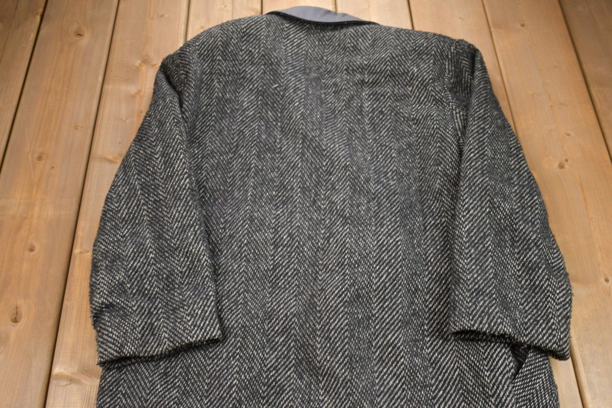 Vintage 1990s 100% Wool Jacket Men's Large from propervintagecanada