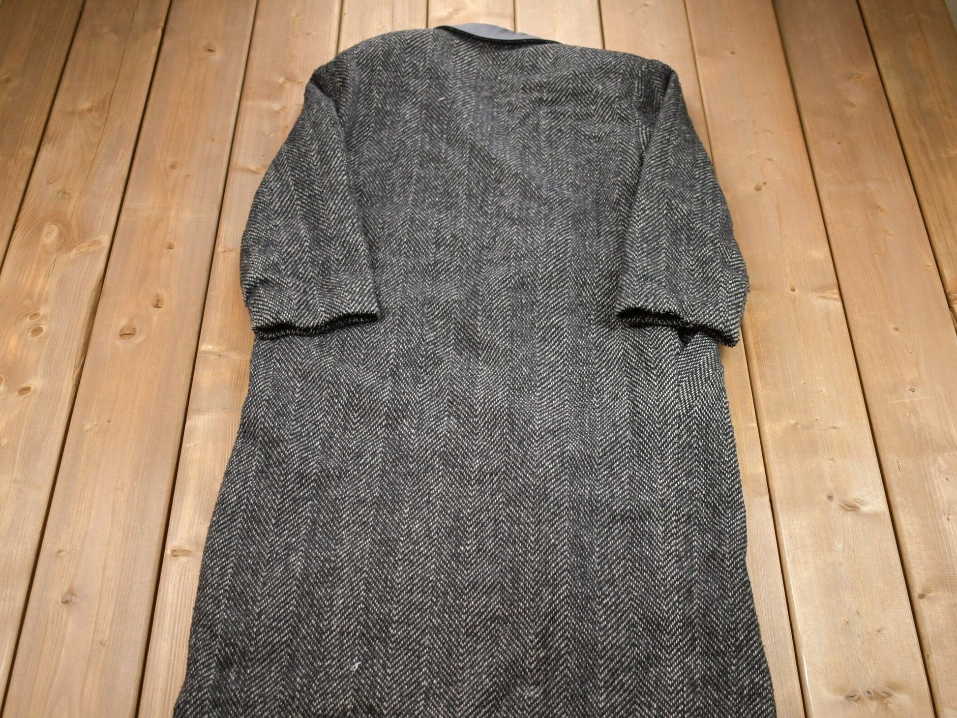 Vintage 1990s 100% Wool Jacket Men's Large from propervintagecanada