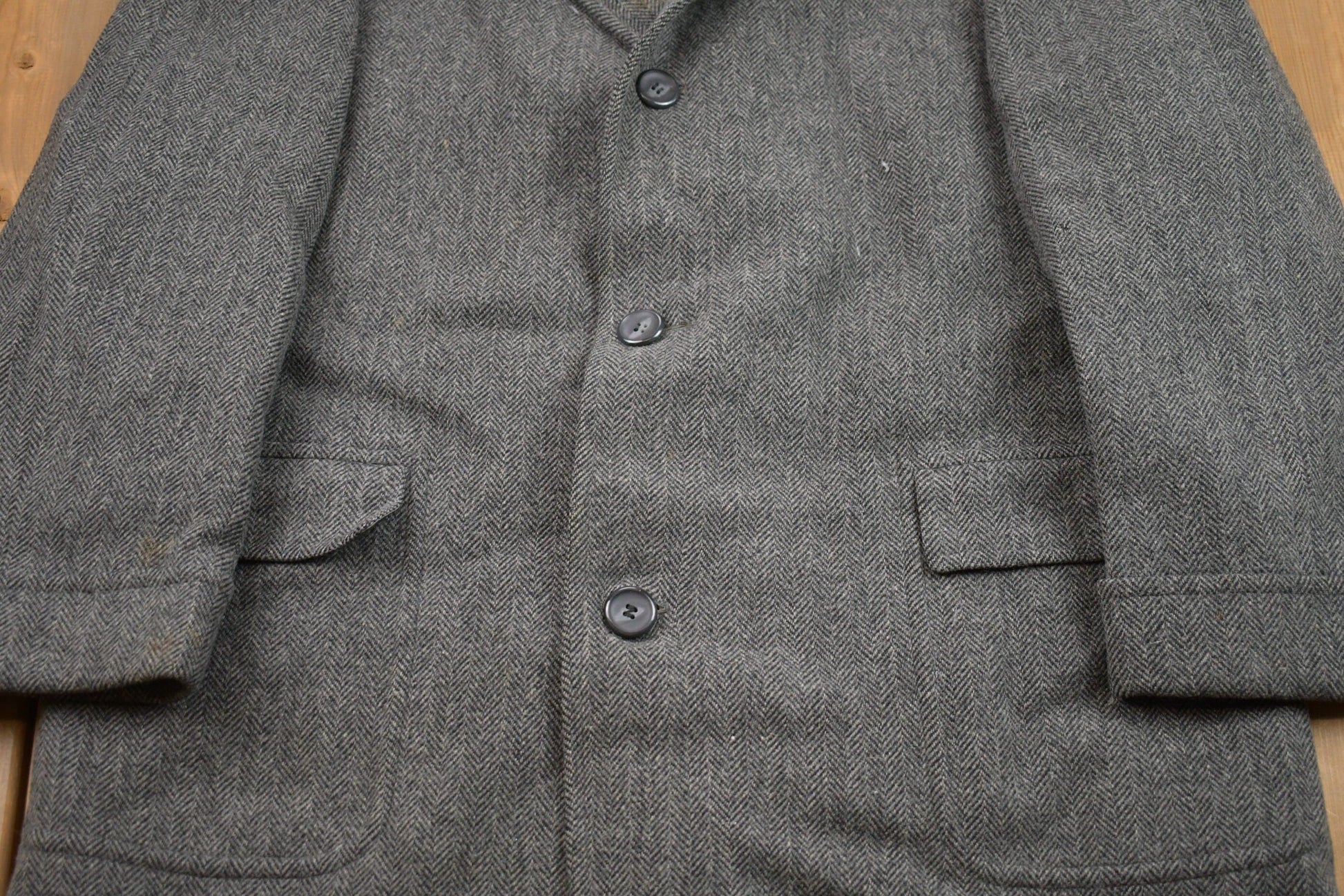 Vintage 1990s 100% Wool Jacket Men's Large from propervintagecanada