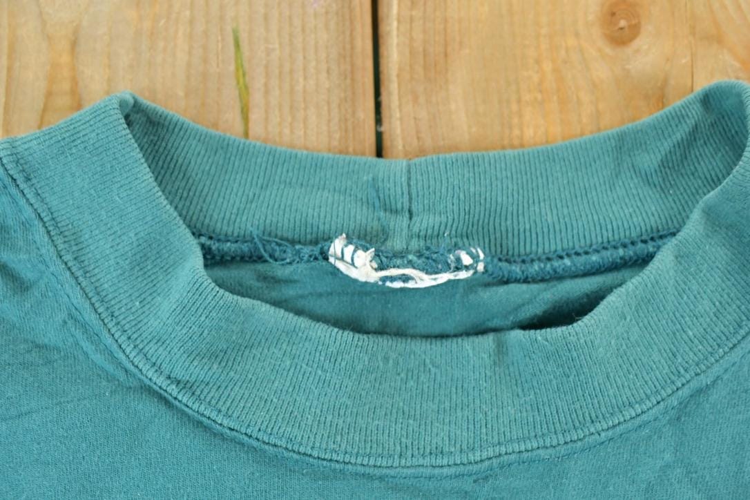 Vintage 1990s 2 Wolves All Over Print Outdoors T-Shirt Men's XL from propervintagecanada