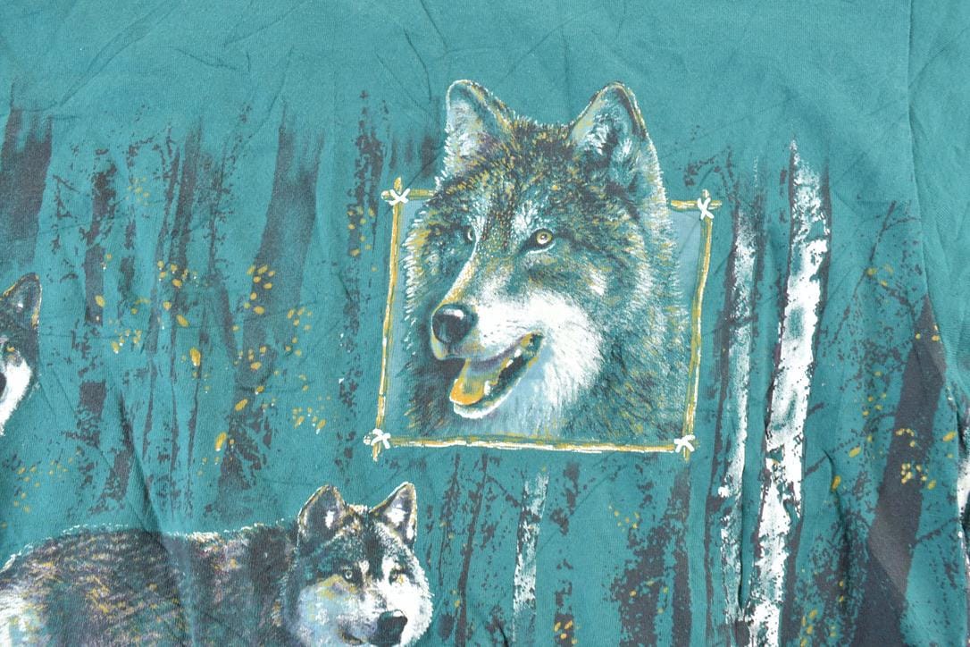 Vintage 1990s 2 Wolves All Over Print Outdoors T-Shirt Men's XL from propervintagecanada