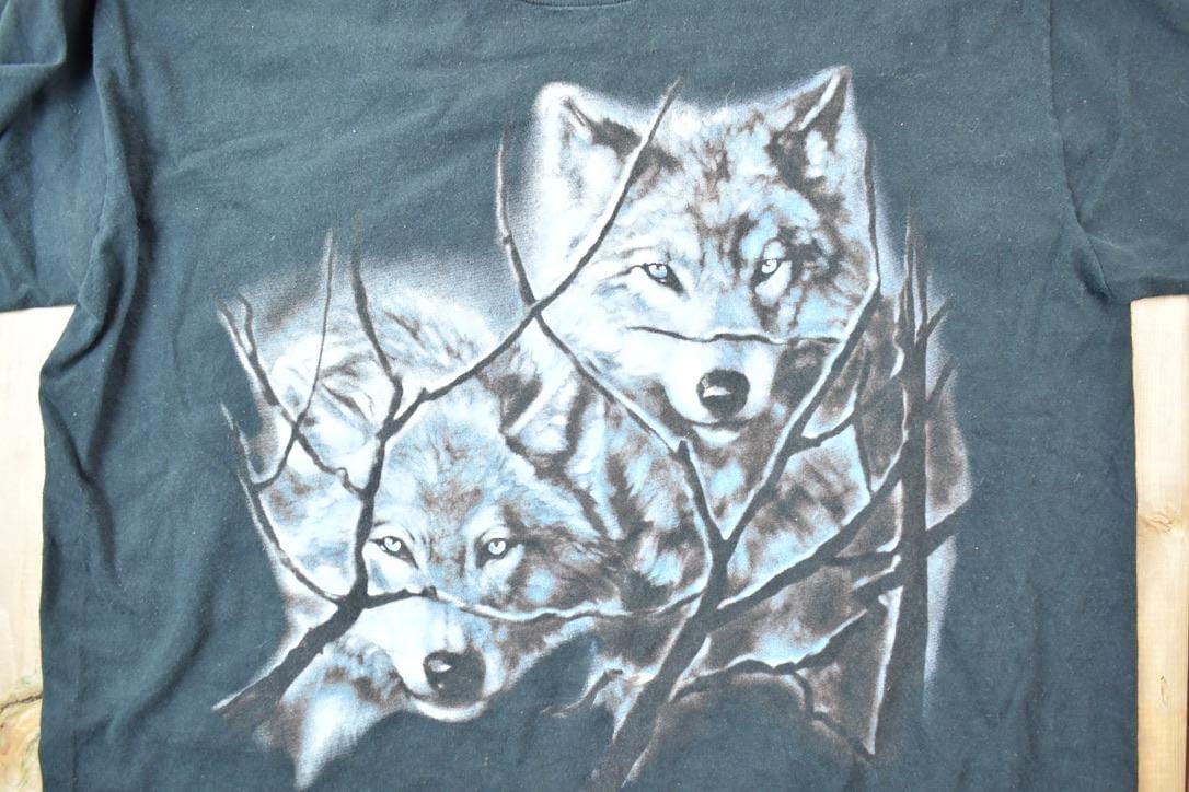 Vintage 1990s 2 Wolves Nature Crewneck Men's XL from propervintagecanada