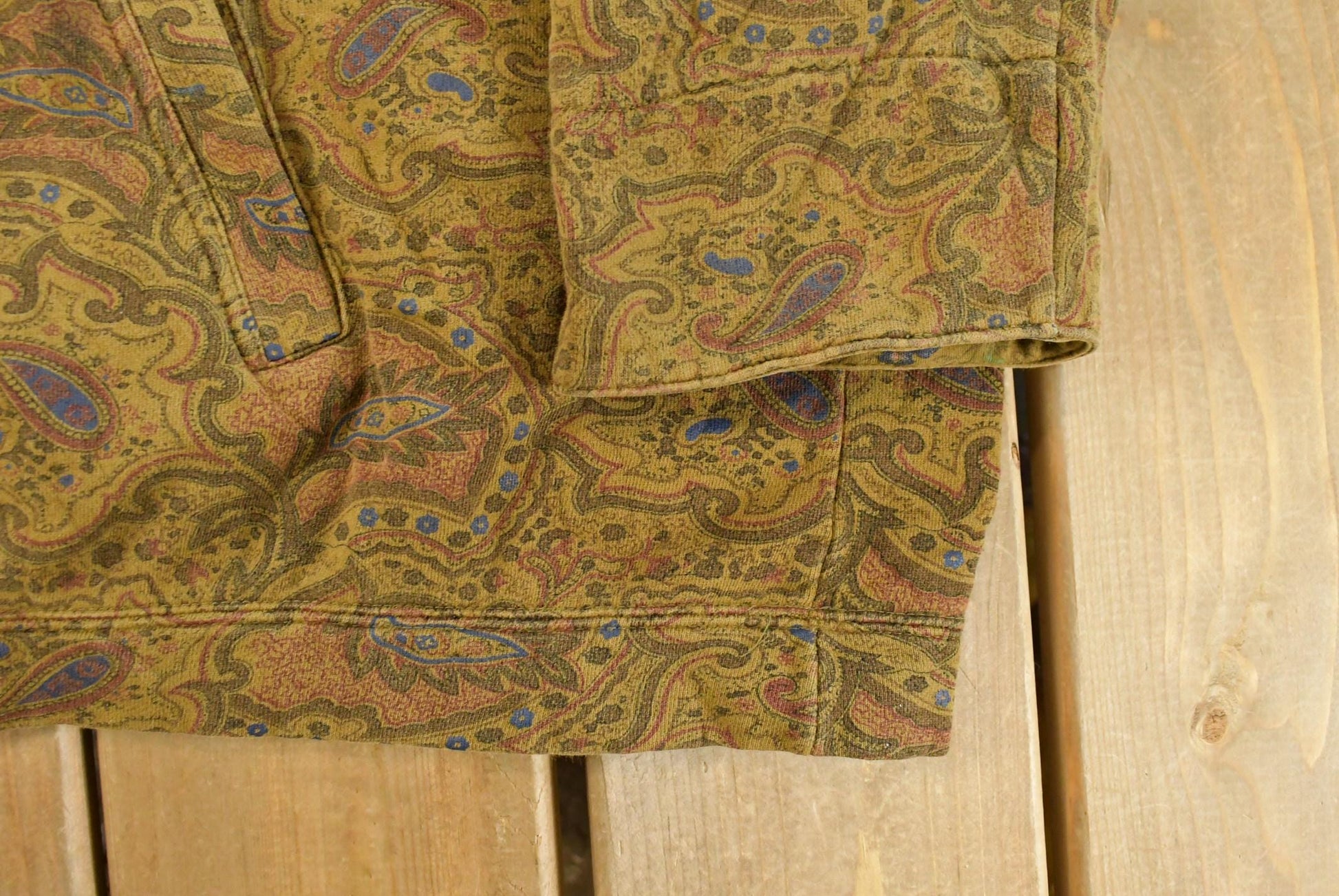 Vintage 1990s Adrienne Vittadini Paisley Hoodie Sweatshirt Men's XL from propervintagecanada