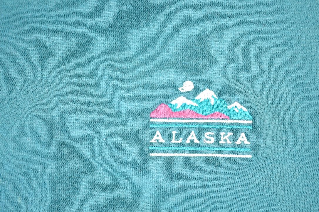 Vintage 1990s Alaska Crewneck Sweatshirt Mens M from propervintagecanada