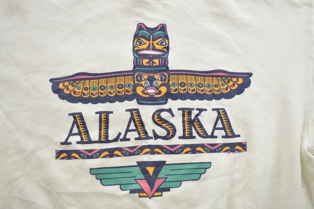 Vintage 1990s Alaska Graphic Sweatshirt Men's Large from propervintagecanada